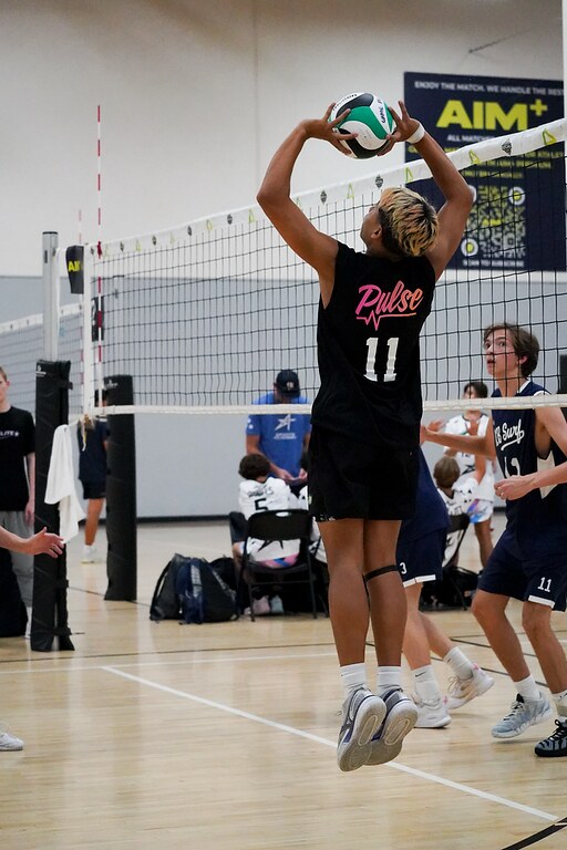 Josh setting in a match